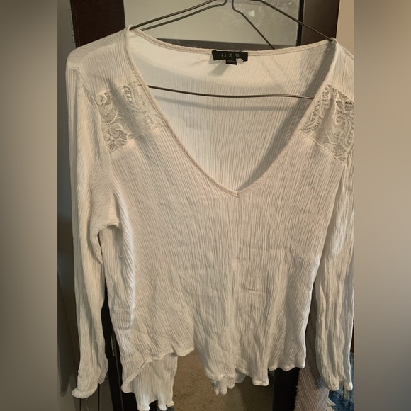 U2B 100% RAYON LONG SLEEVE TOP 17-18” PTP - Picture 1 of 5